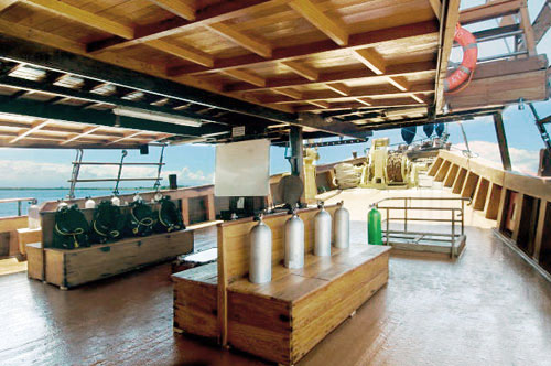 dive-deck.jpg
