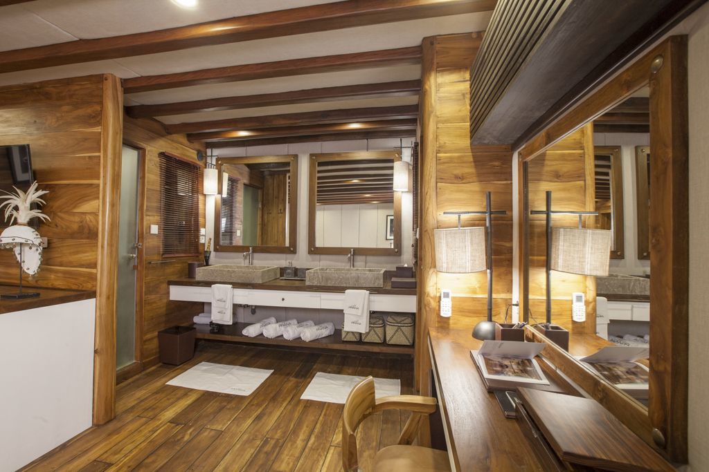 2214f81f861fd90f08c52717421bb1e0.ultimate-yachts-indonesia-Prana15