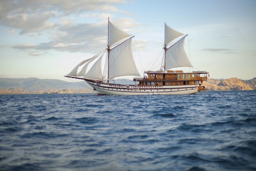 48de901ec28e8d12402f3d53fa644681.ultimate-yachts-indonesia-Prana37