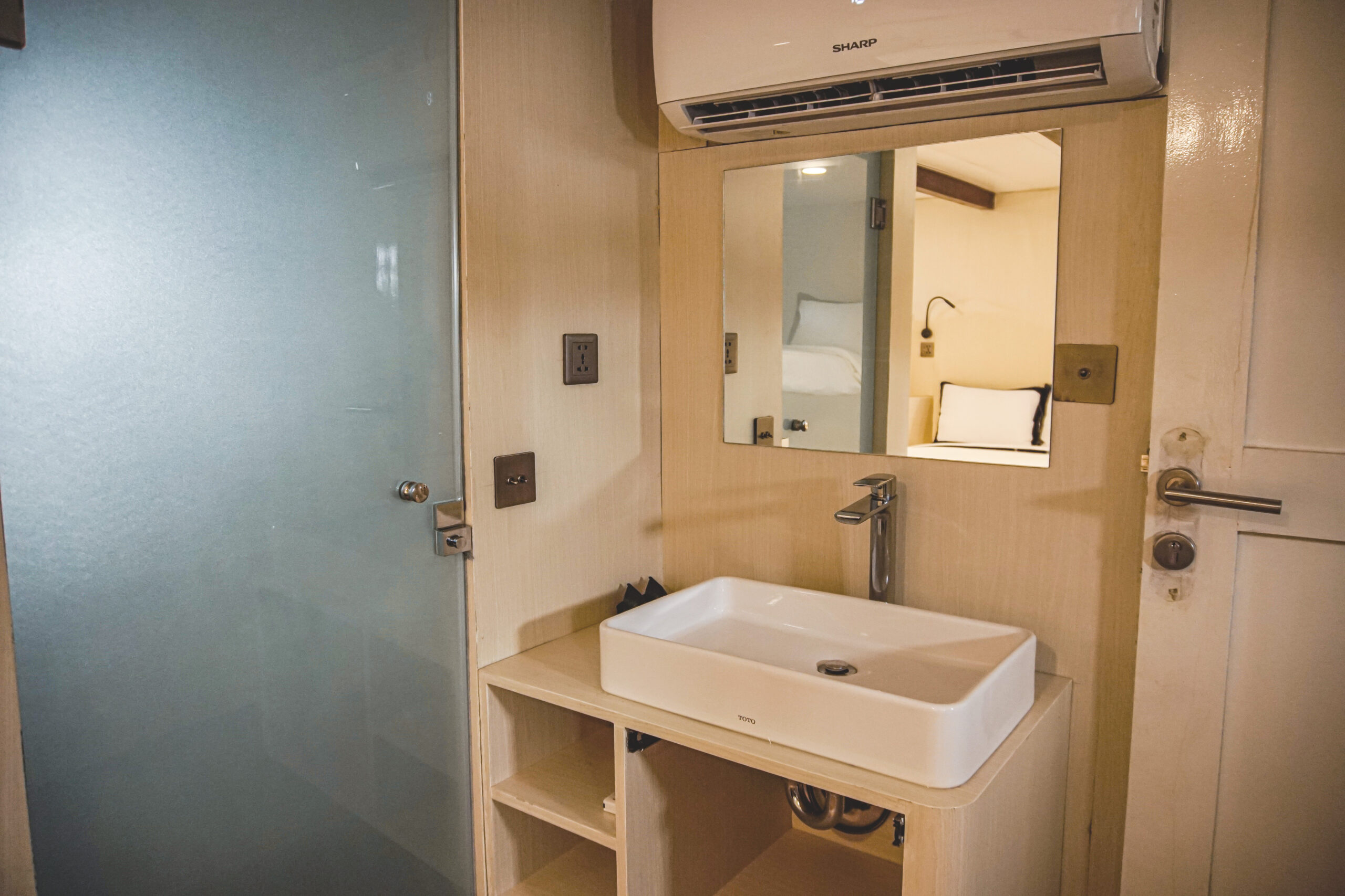 Lower Deck Alor Room 2