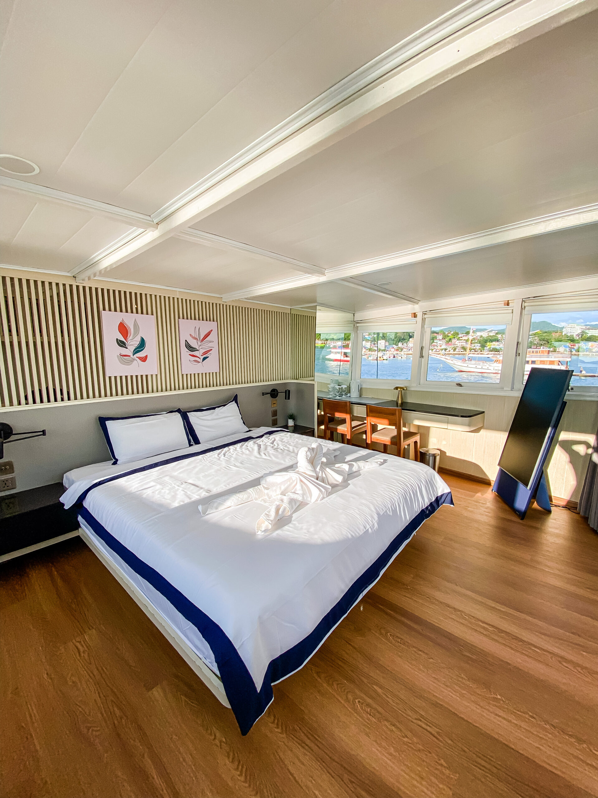 Upper Deck Mentawai Room 2